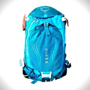 NWT: Mira AG 18 Res Bondi Blue O/S
Unused- RARE, discontinued, & out-of-stock